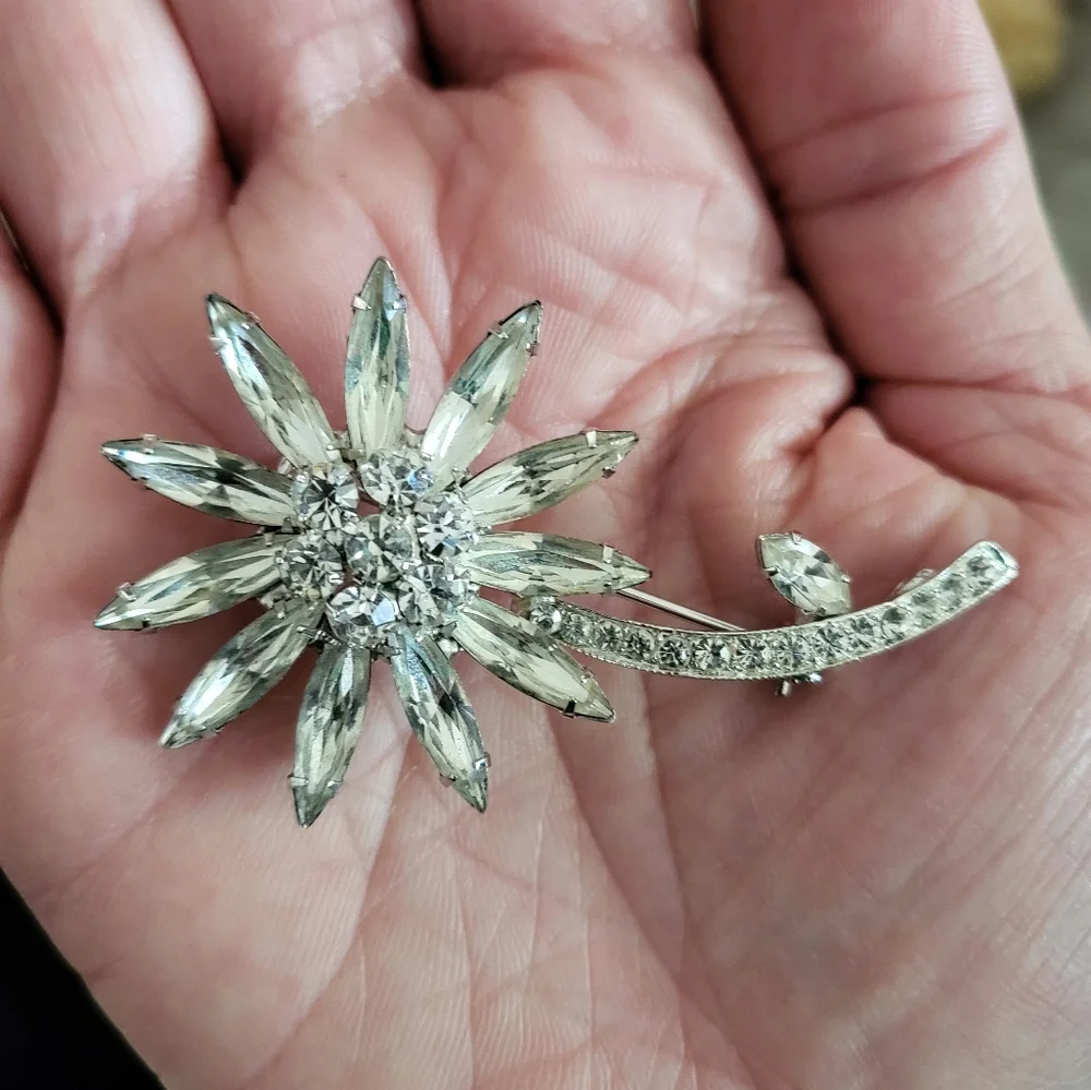 Silver Tone with‎ Rhinestones Floral Brooch